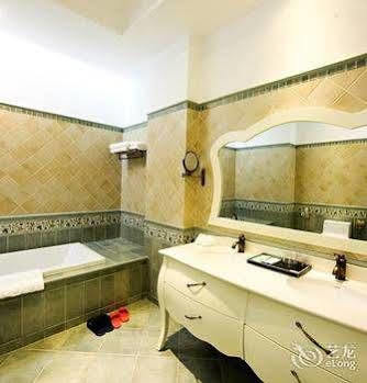Blue Sky Hotel Yantai Extérieur photo
